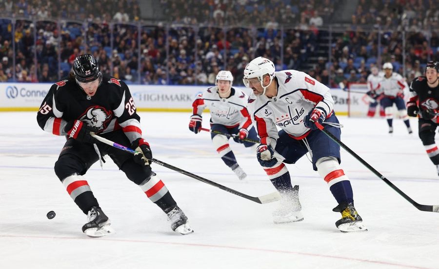 Jakob Chychrun marca o gol da vitória e os Capitals encerram a sequência de vitórias dos Sabres.