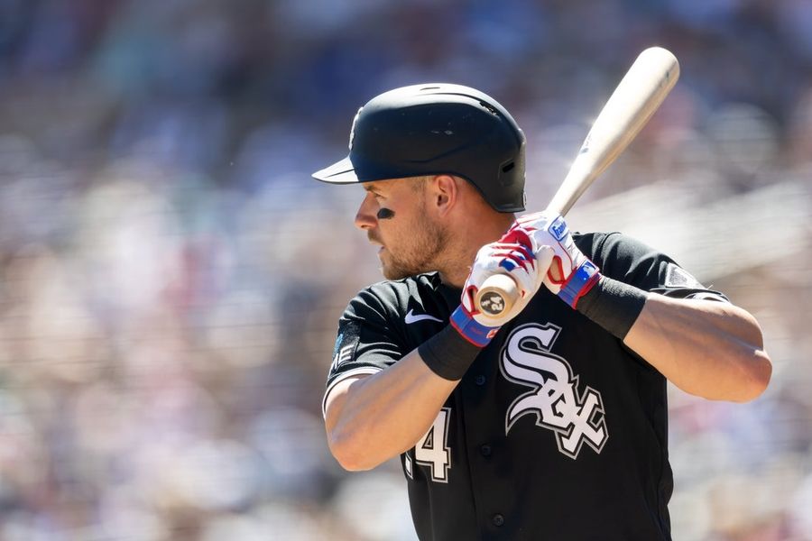 O White Sox designou o outfielder Jarred Kelenic para transferência.