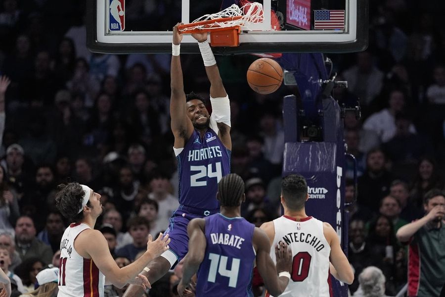 Deadspin | Thriving Hornets look to knock off Magic