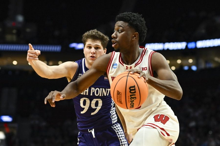 Deadspin | Duke lands coveted transfer guard John Blackwell  Mar 19, 2026; Portland, OR, USA; Wisconsin Badgers guard John Blackwell (25) drives to the basket against High Point Panthers guard Chase Johnston (99) during the second half of a first round game of the men’s 2026 NCAA Tournament at Moda Center. Mandatory Credit: Troy Wayrynen-Imagn Images   Coveted Wisconsin transfer guard John Blackwell committed to Duke on Tuesday.  Blackwell announced the news on his social media accounts with the caption, “Committed! #TheBrotherhood.”  The rising senior, who’s ranked by 247Sports as the No. 1 guard and No. 3 overall player in the transfer portal class, has seen his production shoot up over each of his three seasons with the Badgers. The 6-foot-4 guard is coming off a season where he earned third-team All-Big 10 honors after averaging 19.1 points, 5.1 rebounds, 2.3 assists and 1.1 steals per game, shooting 43% from the floor and 38.9% from 3-point range.  Blackwell averaged 15.8 points per game as a sophomore in 2024-25.   He’s set to become a featured piece of Duke’s roster, filling the void left by national Player of the Year Cameron Boozer, who is off to the NBA after one season with the Blue Devils.  It continues a great week of news for Duke, which also announced Monday that center Patrick Ngongba II will return for his junior season.  –Field Level Media   #Deadspin #Duke #lands #coveted #transfer #guard #John #Blackwell
