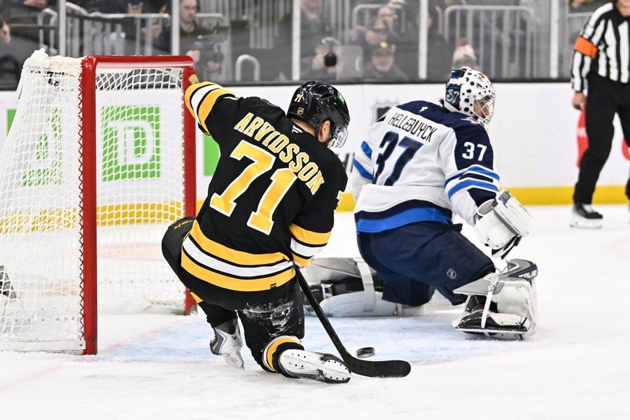 NHL: Winnipeg Jets at Boston Bruins