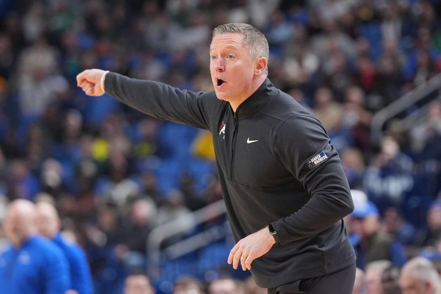 NCAA Basketball: NCAA Tournament First Round-Saint Louis at Georgia