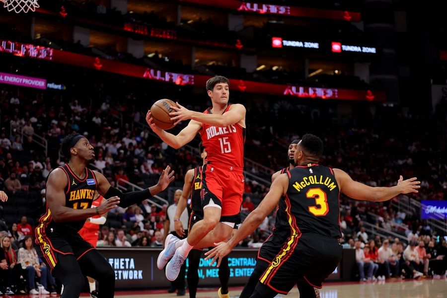 Deadspin | Rockets to utilize tweaked starting lineup vs. Heat