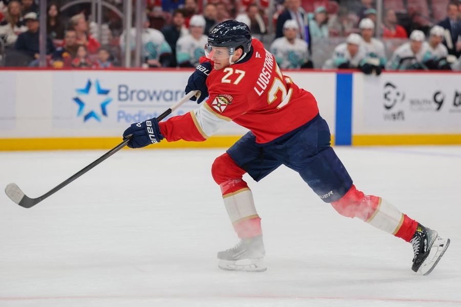 Panthers sign F Eetu Luostarinen to 8-year deal