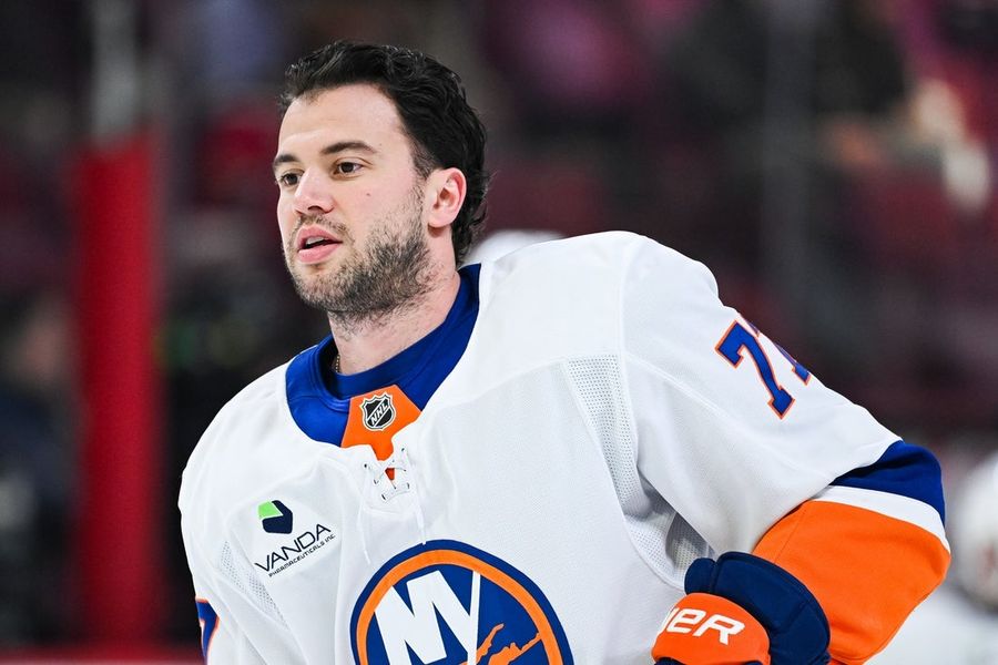 Islanders re-sign D Tony DeAngelo to 2-year contract