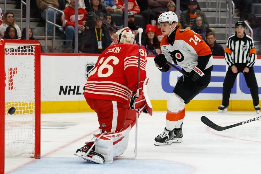 Deadlocked Wings, Flyers face off in critical encounter 