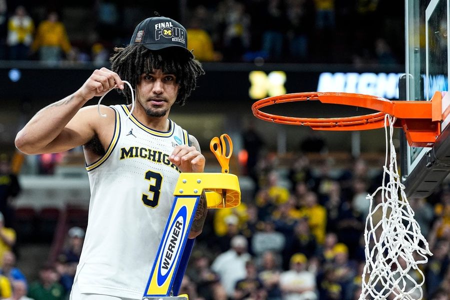 Deadspin | Michigan starting G Elliot Cadeau hit with medical situation