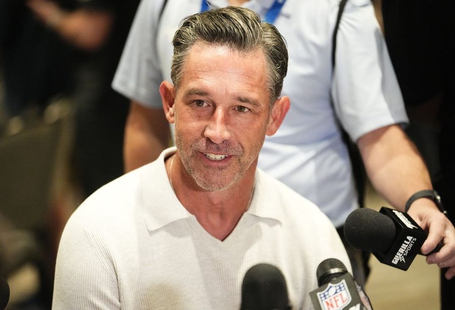 49ers' Kyle Shanahan to be limited in camp after serious car crash