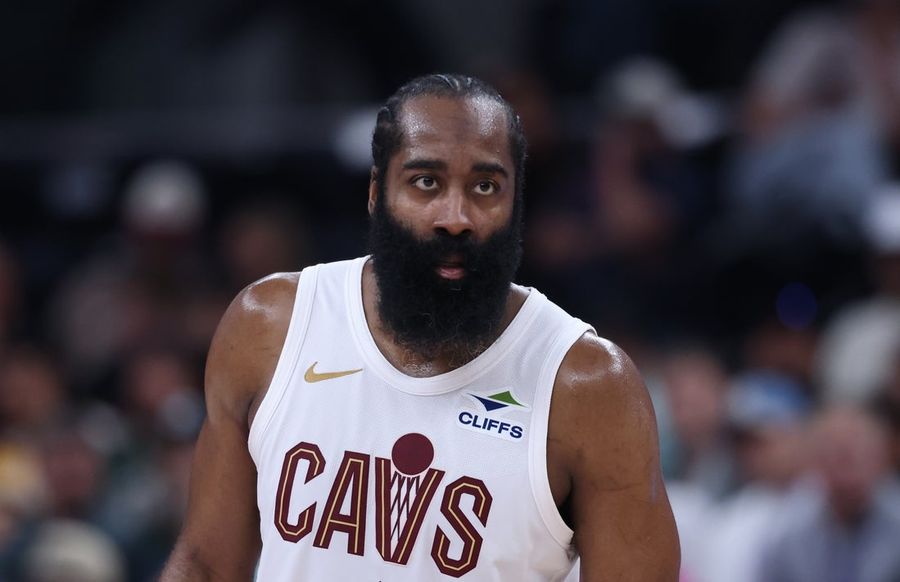James Harden retorna ao inóspito Golden State com os Cavaliers.