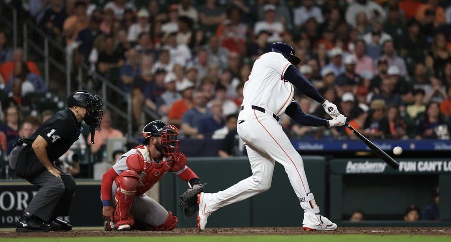 Los Astros derrotan a los Medias Rojas y consiguen su cuarta victoria consecutiva tras un inicio de 0-2.