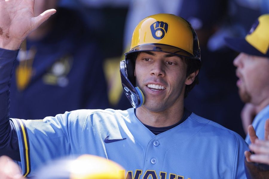 Soaring Brewers, struggling Red Sox to clash in Boston