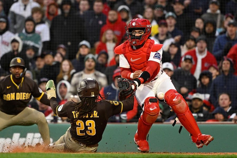 Ramon Laureano leads Padres over Red Sox with 9th inning single