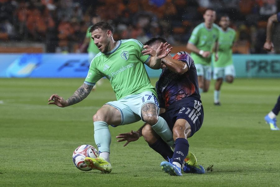 Paul Rothrock’s late goal lifts Sounders over Dynamo