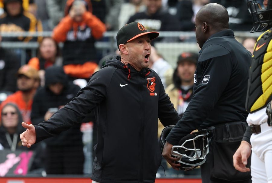 O's manager Craig Albernaz has facial fractures after foul ball