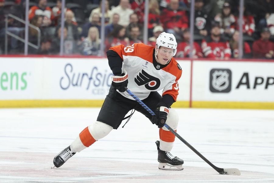 NHL: Philadelphia Flyers at New Jersey Devils