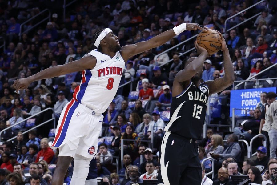 NBA: Milwaukee Bucks at Detroit Pistons