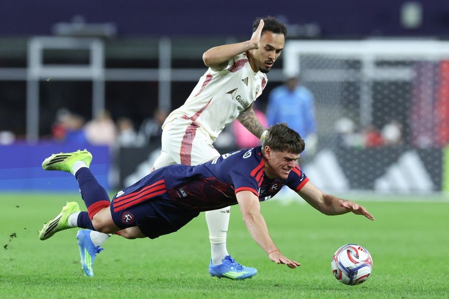 Revolution blank D.C. United to maintain home-field dominance