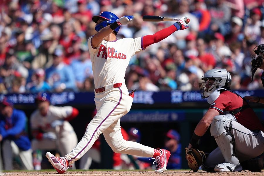 Phillies, Cubs search for consistent offense in opener 