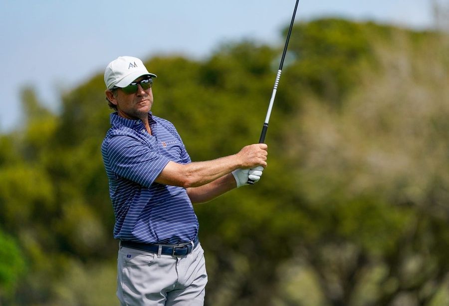 George McNeill moves ahead by 2 in U.S. Senior Open debut