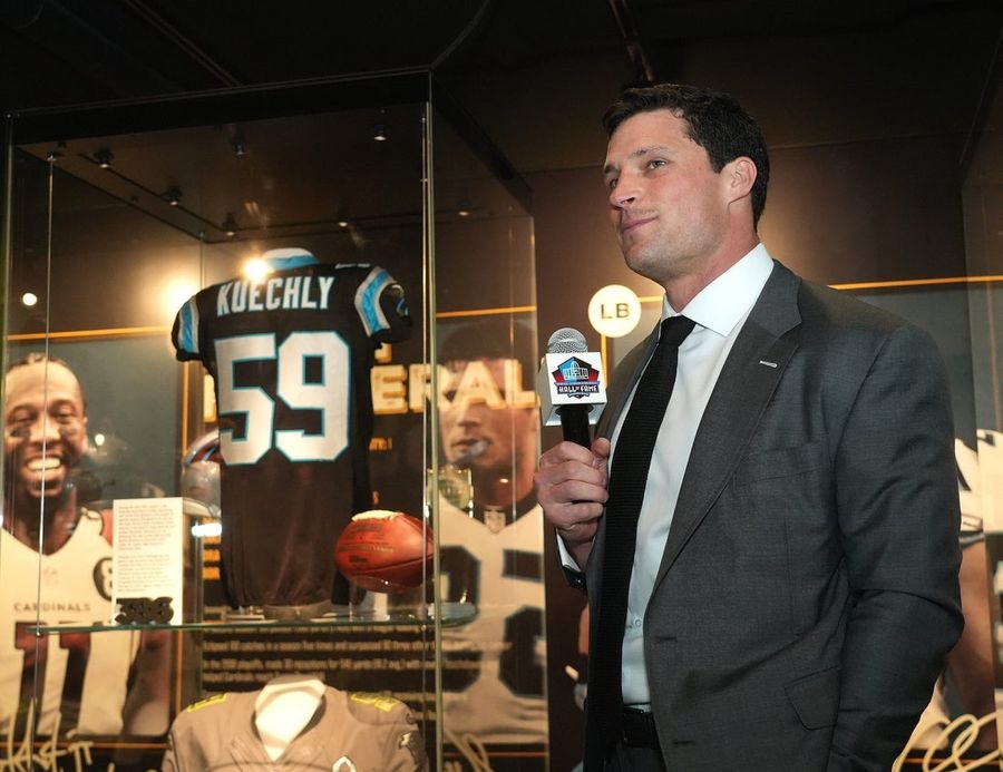 Report: Luke Kuechly named Netflix's lead NFL analyst