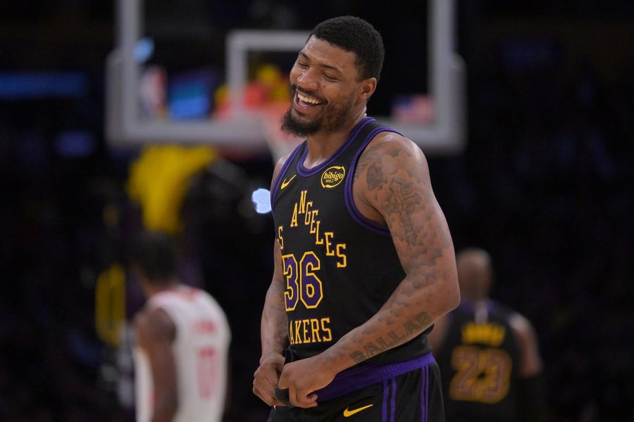 Notícia: Rockets assinam contrato de 2 anos e US$ 13 milhões com o armador Marcus Smart.