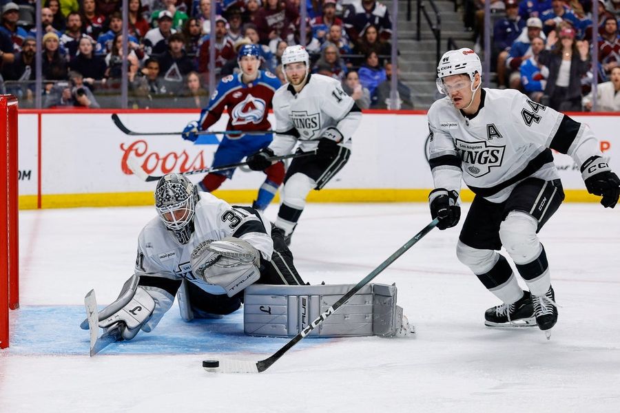 Kings head home in need of turnaround against Avalanche 