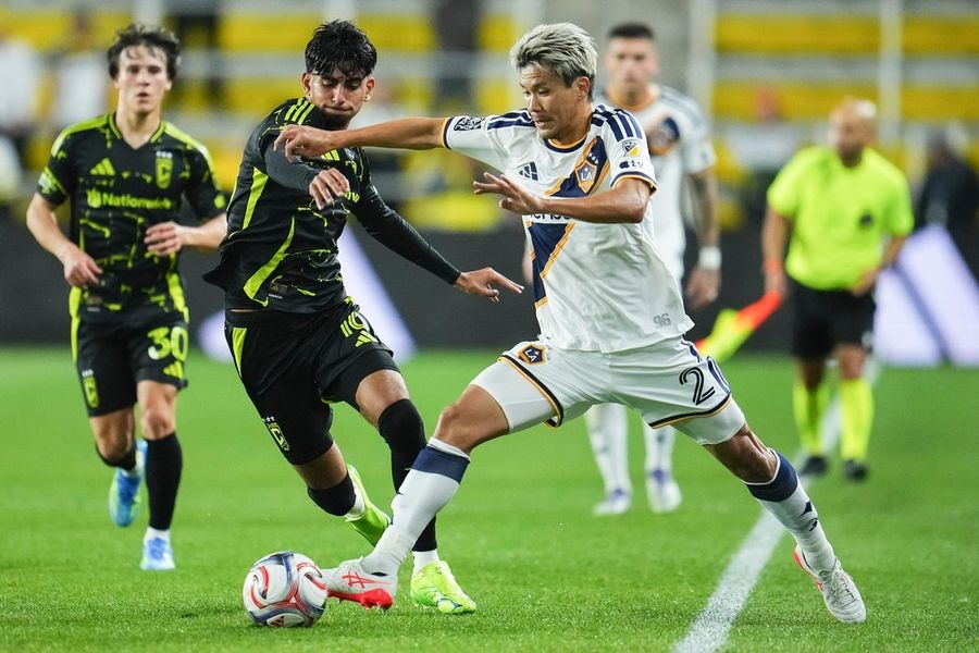 Galaxy transfer D Miki Yamane to Japanese club