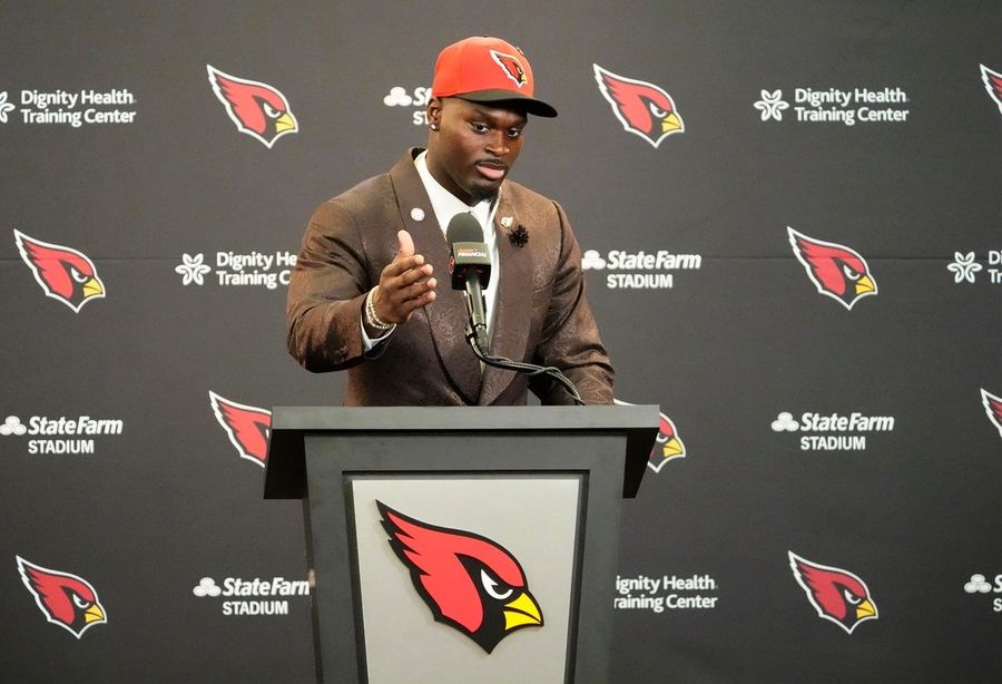 Los Cardinals fichan al corredor Jeremiyah Love, tercera selección general del draft.
