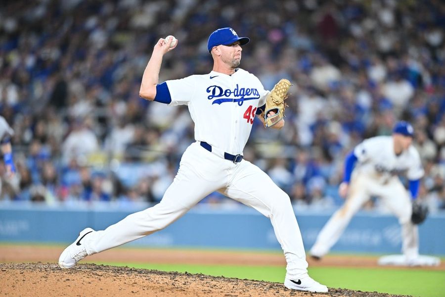Los Dodgers colocan al lanzador derecho Blake Treinen (inflamación del codo) en la lista de lesionados de 15 días.