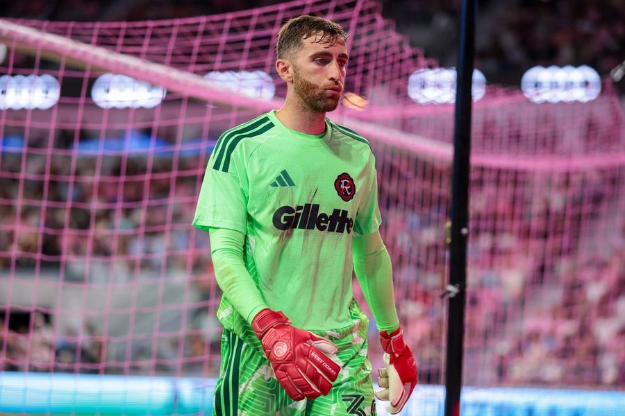 Revs retain GK Matt Turner through end of 2026