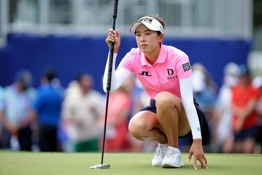 Unheralded Yealimi Noh charges into third-round lead at AIG Women's Open 