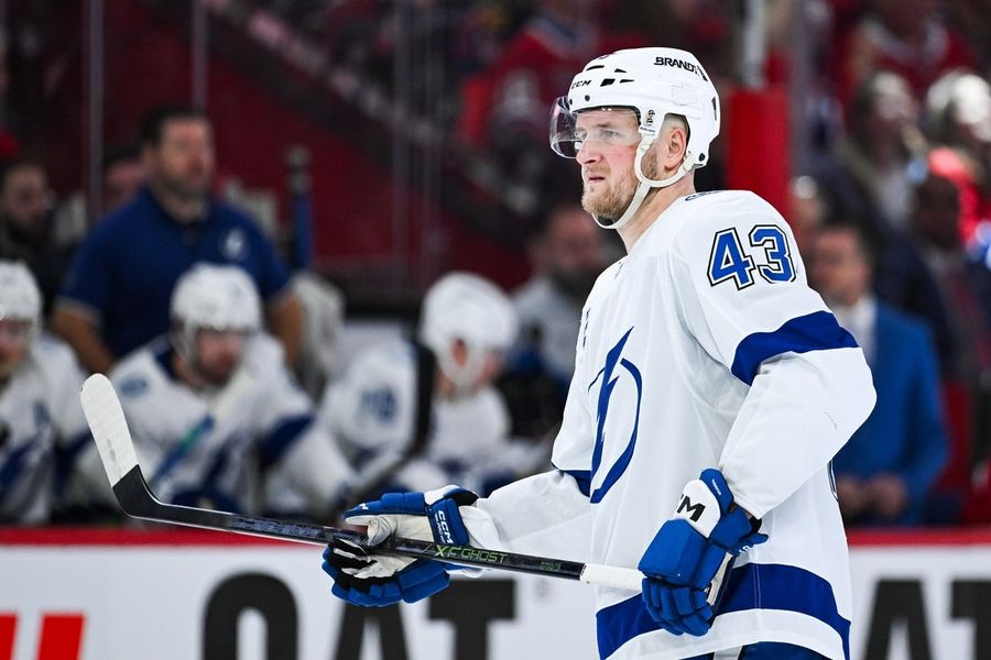 Leafs add D Darren Raddysh in sign-and-trade deal with Lightning