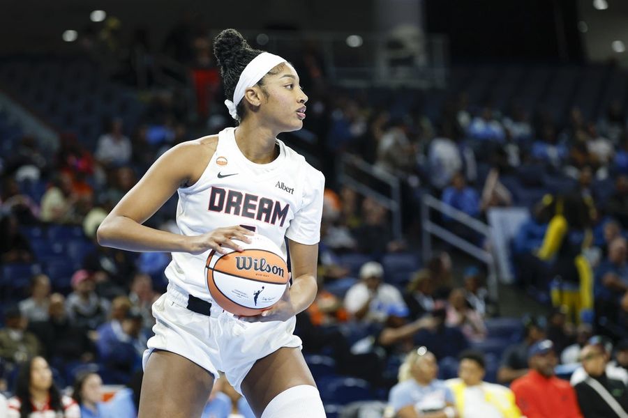Angel Reese, de Dream, debuta contra la novata Olivia Miles, de Lynx.
