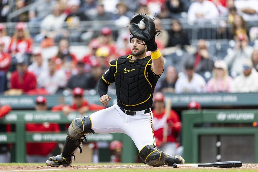 Braves acquire C Joey Bart in trade with Pirates