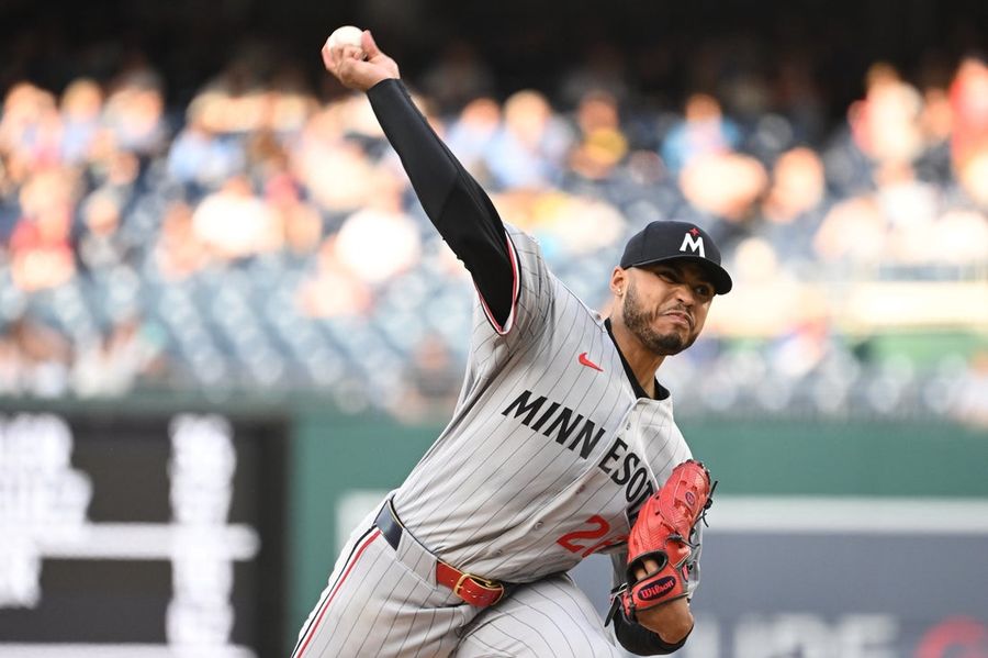 Twins pound Nationals 11-3 for rare back-to-back wins