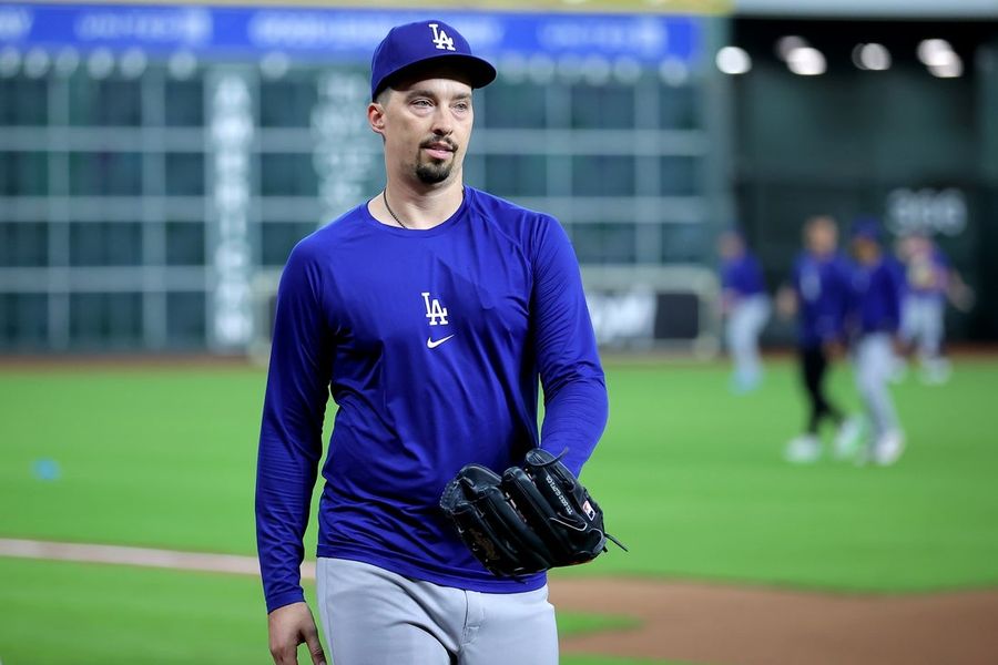Blake Snell, de los Dodgers, se prepara para su debut de temporada contra los Braves.