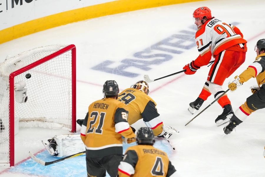 Flyers sign Ducks center Leo Carlsson to $90 million offer sheet