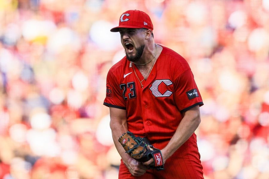 Os Reds colocam o arremessador destro Graham Ashcraft (cotovelo) na lista de lesionados de 60 dias.