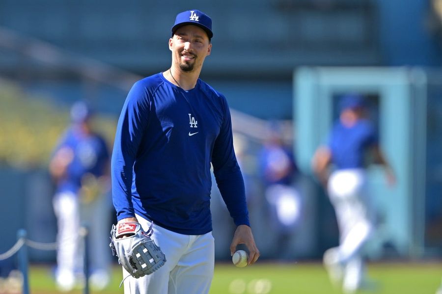 Blake Snell, de los Dodgers, se esfuerza por retomar el buen camino contra los Angels en la Serie Freeway.