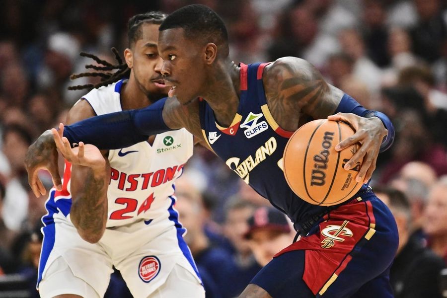 Donovan Mitchell's 39-point half lifts Cavs level with Pistons at 2-2