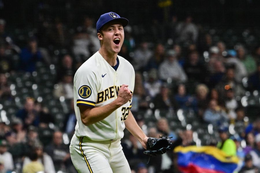 MLB: San Diego Padres at Milwaukee Brewers
