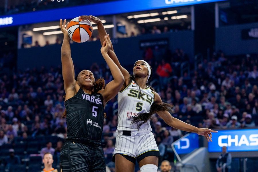 WNBA: Chicago Sky at Golden State Valkyries