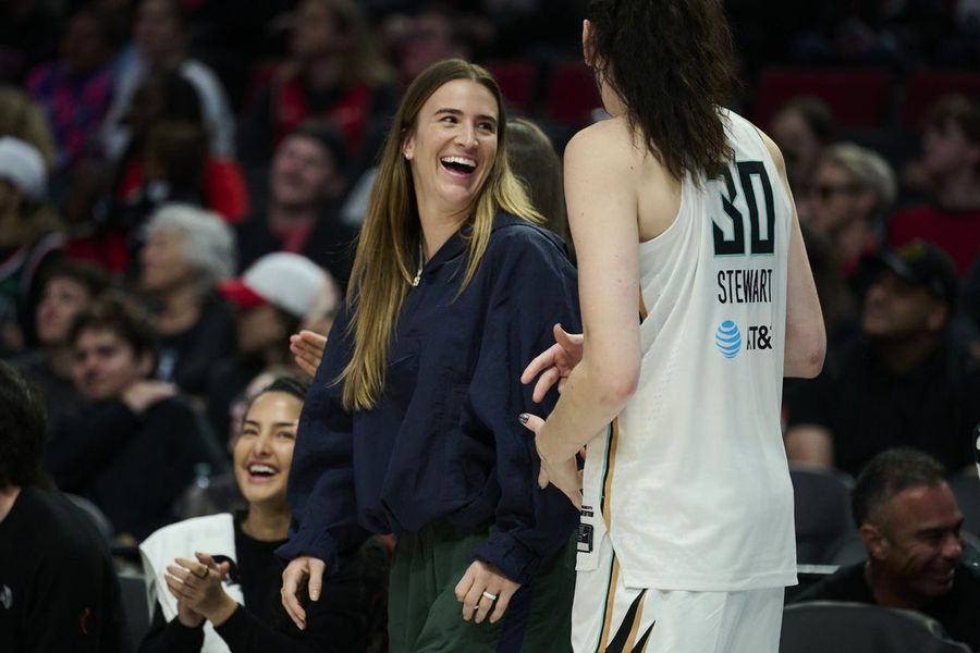 Liberty G Sabrina Ionescu (back) out vs. Tempo