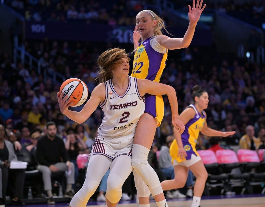 La actuación estelar de Brittney Sykes lleva a Tempo a su primera victoria como visitante sobre Sparks.