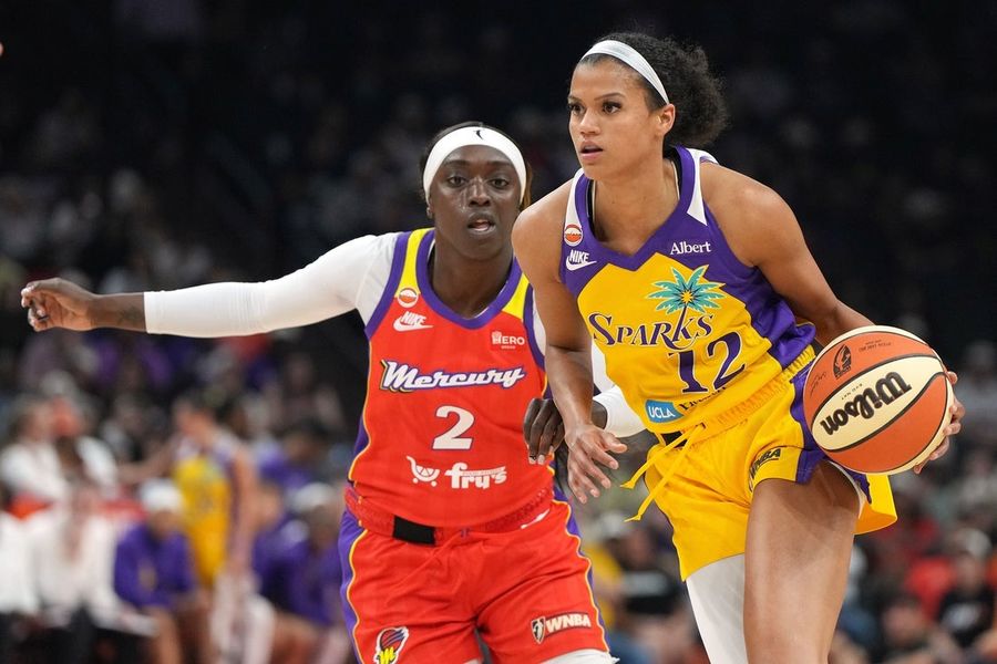 WNBA: Los Angeles Sparks at Phoenix Mercury