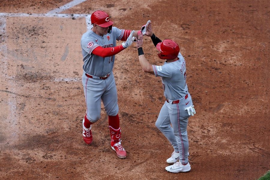 Spencer Steer drives in 3 as Reds add to Mets' misery 