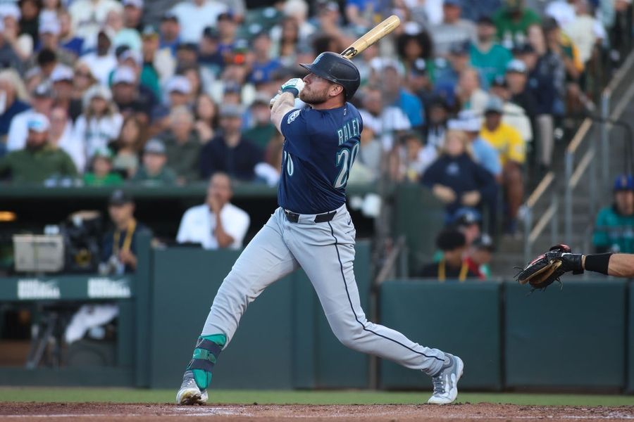 Six-run inning, 4-homer night propel Mariners to blowout of A's