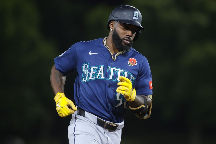 Mariners ride 4-homer performance into rematch vs. A's