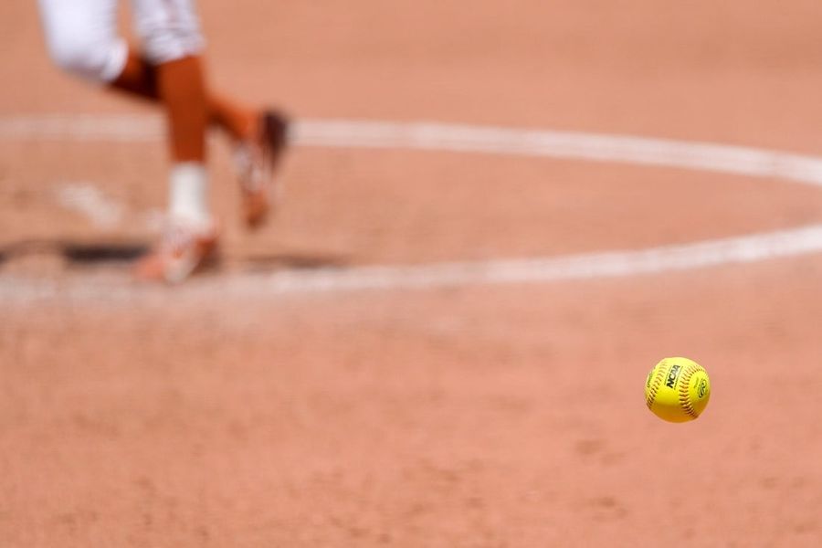 Two late homers carry Alabama past UCLA at WCWS