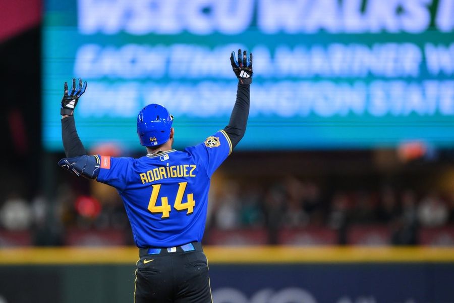 Finalmente acima de .500, os Mariners buscam a sexta vitória consecutiva e a varrida sobre os Diamondbacks.
